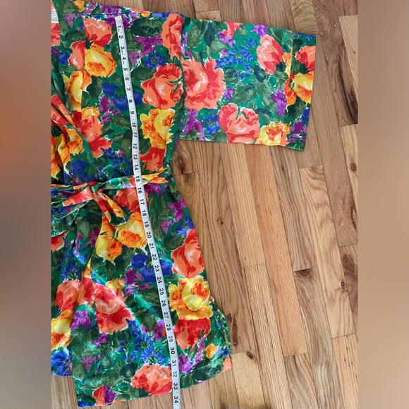 Vintage Victoria's Secret Silk Robe Size Medium - Picture 5 of 9